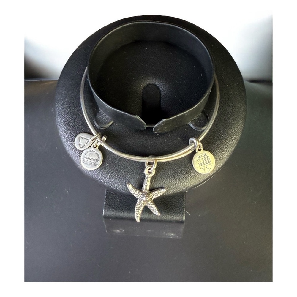 240. Alex‎ and Ani Vintage Starfish Charm Bracelet Silver Tone Nautical Theme